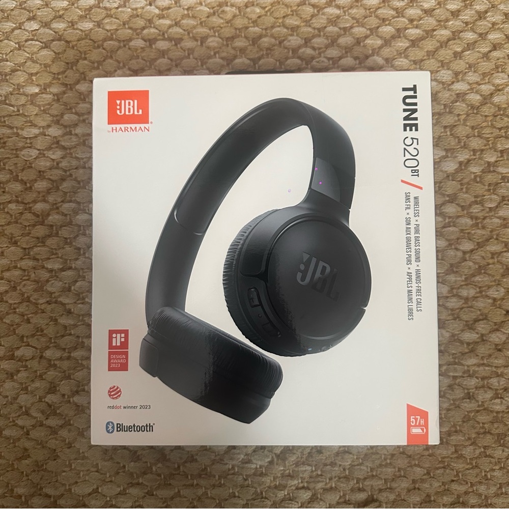 JBL Tune 520BT Wireless Over-Ear Headphones - Black